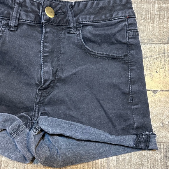 “Women's Size 2 Black Super Stretch Mid Rise American Eagle Shorts" - Picture 3 of 9